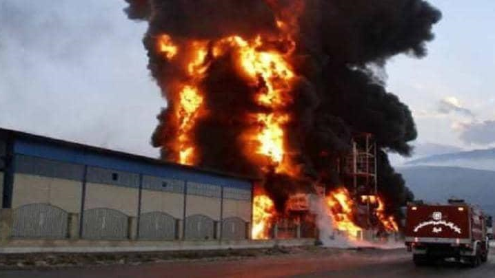 امداد رسانی جمعیت هلال احمر در حریق و انفجار کارخانه نیرو کلر اصفهان